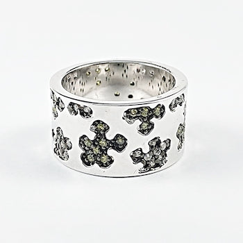 Beautiful Shiny Eternity Band Green Accents Brass Rings