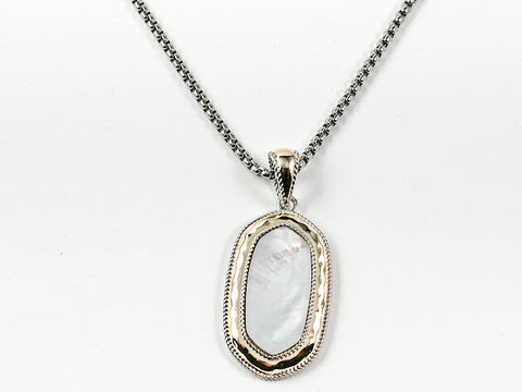 Beautiful Modern Oval Shape Center Mother Of Pearl Gold Tone Frame Brass Necklace