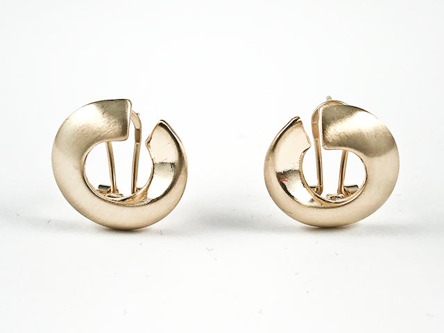 Nice Geometric Round Matte Brush Finish Gold Tone Omega Clip Brass Earrings