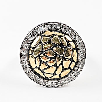 Nice Round Two Tone Shiny Textured Center Pattern Brass Ring