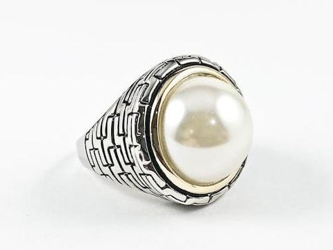 Modern Round Center Pearl Wire Body Brass Ring