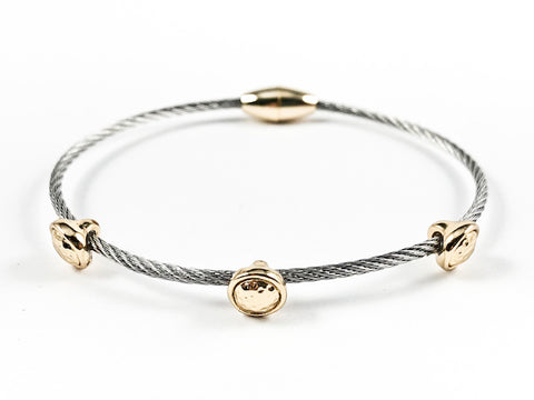 Modern Thin Cable Wire Band With 3 Piece Gold Tone Round Hammered Textured Disc Magnetic Brass Bangle