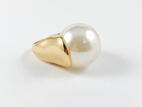 Large Round Center Pearl With Thick Band Yellow Gold Steel Ring