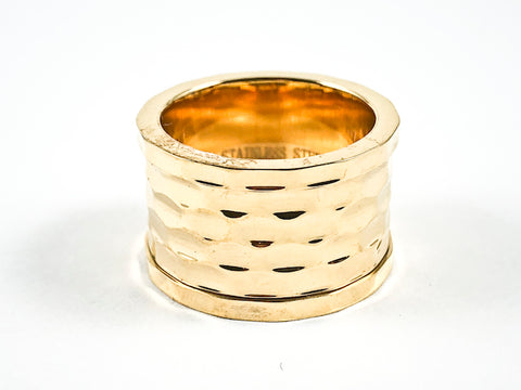 Elegant Thick Hammered Texture Design Shiny Metallic Gold Tone Steel Eternity Band Ring
