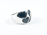 Elegant Unique Heart Shape Black Color Swirl Pattern Silver Ring